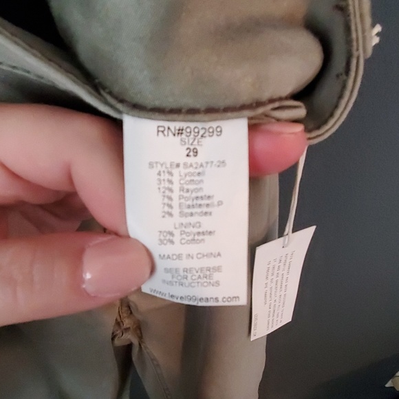 NWT green skinny jeans - Picture 3 of 3